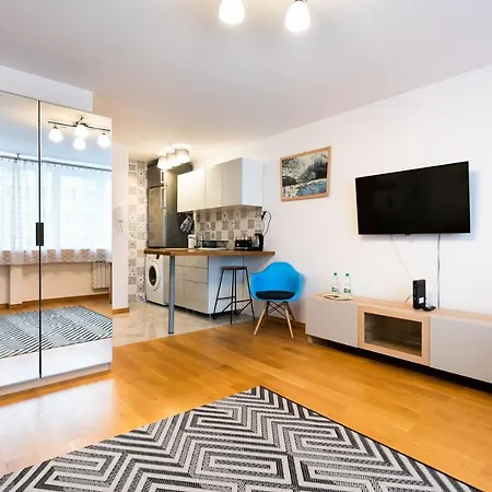 Plac Grzybowski Blue Sky By Bookinghost * 바르샤바