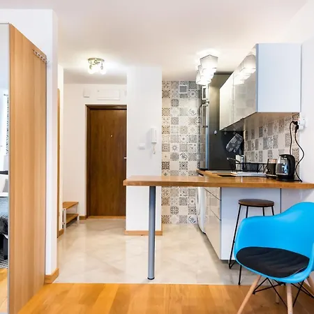 Apartment Plac Grzybowski Blue Sky By Bookinghost